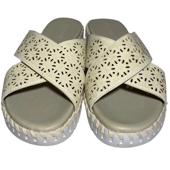 Isle Jacobsen Tulip Cross strap Platform Sandals - Picture 2 of 9